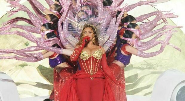 Beyoncé, il cachet per il concerto privato a Dubai è da capogiro: la popstar ha guadagnato 330 mila euro al minuto per un totale di 24 milioni