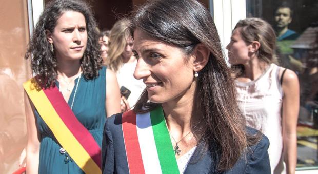 Roma, il sindaco Raggi: «E' tornata la legalità nei conti del Comune»