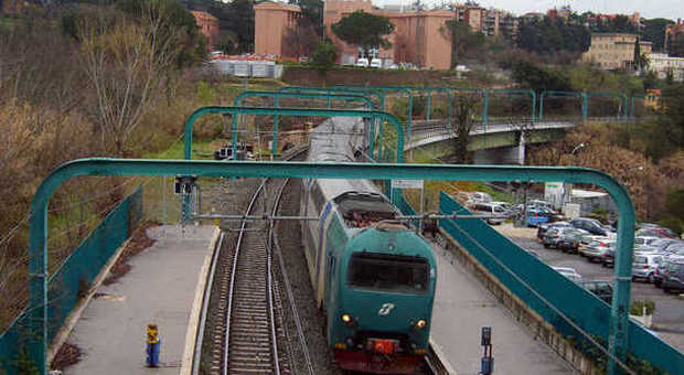 Roma-Viterbo, atti vandalici su treno: sospesa la linea a Campi Sportivi