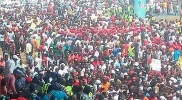 Nigeria, calca allo stadio per il raduno elettorale: diversi morti, calpestati dalla folla