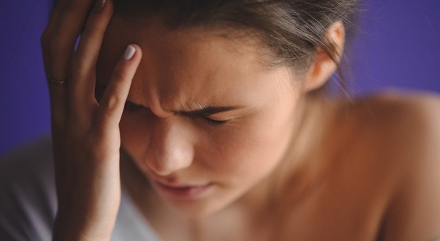 Soffrire di emicrania quadruplica il rischio di Alzheimer: «Legami tra cefalee e demenza»