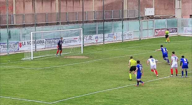 Portici, 1-1 a Paternò: segna Manfrellotti Schaeper para un rigore nel finale