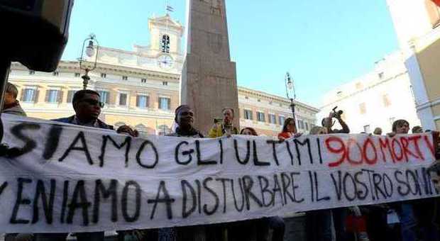 Strage migranti, i pm di Catania: naufragio causato da errore nelle manovre e barca troppo piena