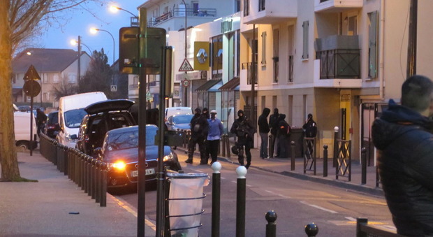 Belgio, nuovi blitz antiterrorismo in tutto il Paese: almeno 13 persone fermate