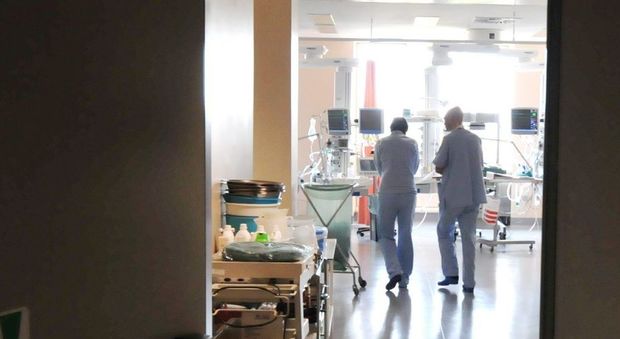 Schiaffi e morsi sui glutei a una paziente 17enne al Niguarda, infermiere condannato a 14 mesi