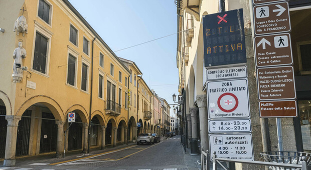 Un varco della Ztl in centro a Padova