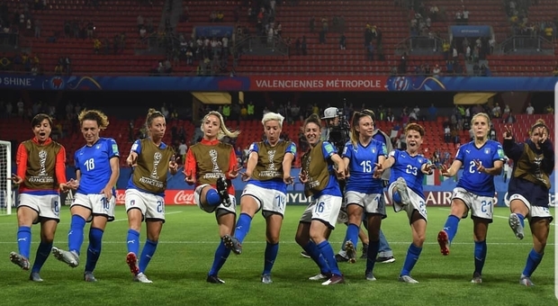 Mondiale femminile, Italia in testa al girone: «Ma non è calcio»