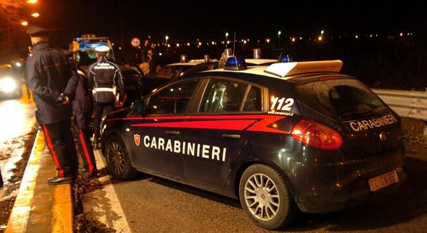 Macerata, allarme per morto in casa ma i carabinieri trovano la droga