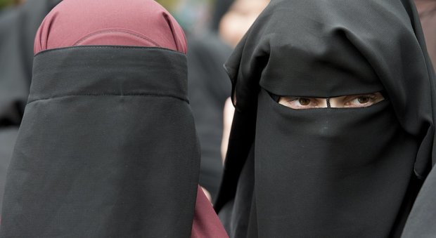 Austria, scatta il divieto di indossare il burqa in strada