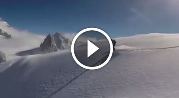 Il freerider scatena una valanga sul Monte Bianco, salvo per miracolo