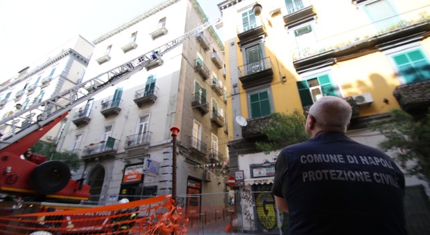 Napoli, turisti sotto choc nel day after di via Duomo: «Una sconfitta per tutti»