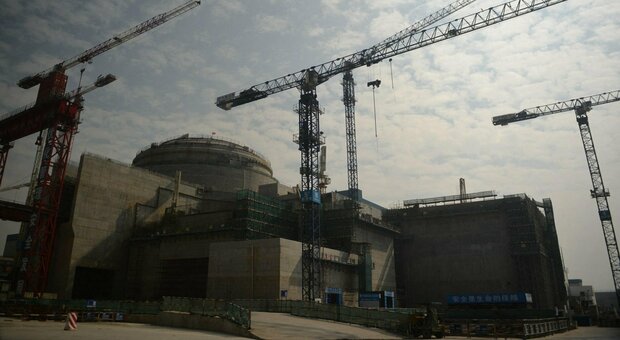 Cina, fuga radioattiva nella centrale nucleare: «Danneggiate le barre di combustibile»
