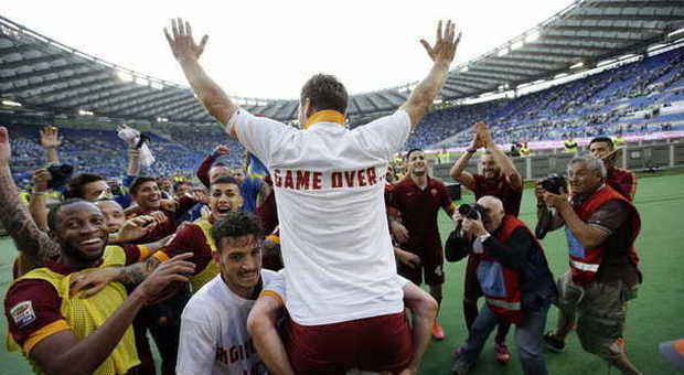 Derby, scoppia l'ironia di Totti e Florenzi: 'Game Over' e 'Rigiochiamo anche domani'