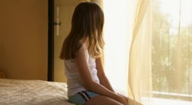Domestico abusa di una bimba di 10 anni, i racconti choc alla mamma