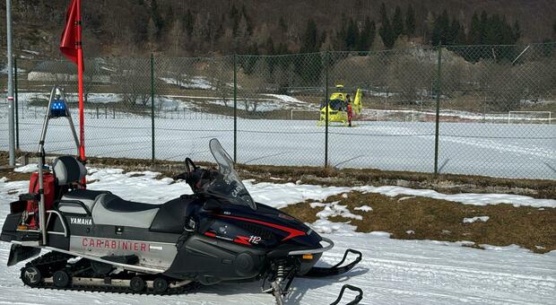 Sciatore 30enne cade sugli sci a Piancavallo: raggiunto dai carabinieri e portato in ospedale