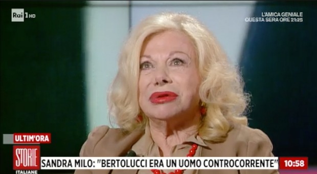 Bernardo Bertolucci, Sandra Milo piange in diretta: «Con lui scompare un mondo»