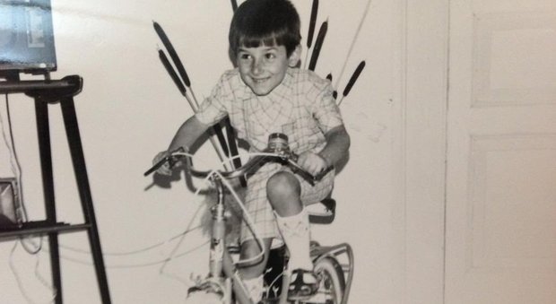 Dal sorriso di un bimbo sulla bicicletta alle diatribe politiche di tutti i giorni: lo riconoscete?