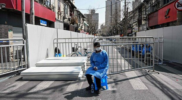 Cina, in lockdown 42 milioni di persone per Omicron. La risalita dei casi Covid fa tornare la paura anche in Italia
