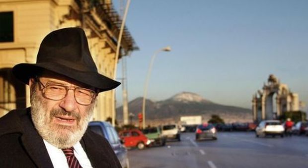 Umberto Eco. Addio all'«intellettuale totale» nella sua Milano i funerali laici