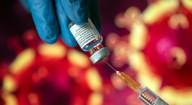 Vaccino: Svezia sospende i pagamenti a Pfizer per disaccordo su quantità di dosi per fiala