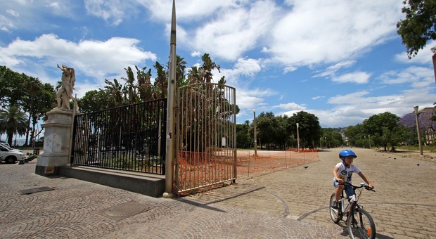 Napoli, Villa Comunale in agonia: «Presto in campo i privati»