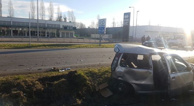 Il grave incidente stradale con cinque feriti sulla Ss13 a Tavagnacco