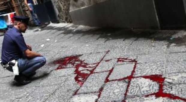 Napoli, esecuzione choc in centro: ucciso con un colpo alla testa