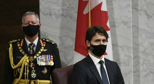 Canada, impennata di contagi per la festa del Ringraziamento, Trudeau: «Restate a casa», Austria in lockdown