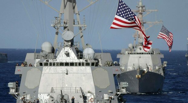 Truppe russe al confine con l'Ucraina, navi da guerra Usa pronte a entrare in azione nel mar Nero