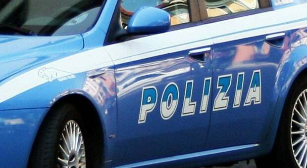 Violenza in famiglia a Napoli, aggredisce la compagna durante una lite a via Toledo: arrestato 32enne