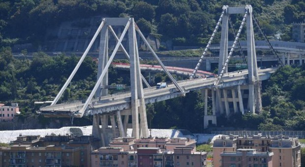 Genova, il viadotto prende forma Domani con Conte la posa della prima struttura