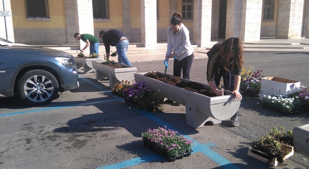 Piazza del Popolo è più bella grazie al lavoro degli studenti del San Benedetto di Latina