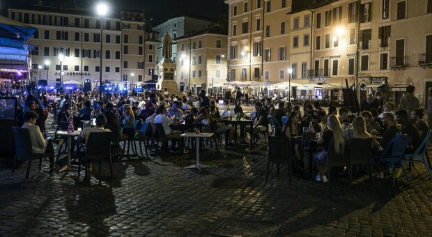 Stretta anti-movida a Roma: si valuta la chiusura di alcune piazze