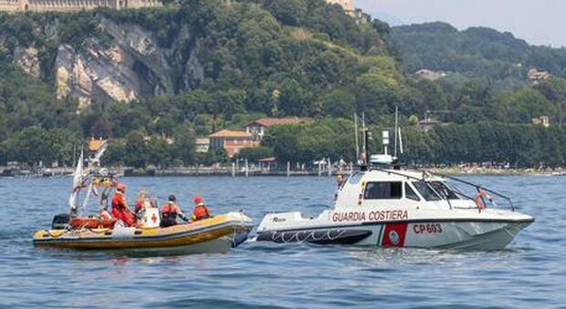 Ragazza muore annegata dopo un tuffo nel Lago Maggiore: aveva 20 anni
