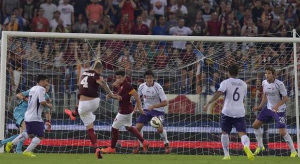 Roma facile, 2-0 alla Fiorentina: gol di Nainggolan e Gervinho