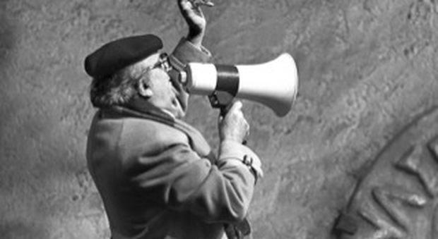 Federico Fellini negli scatti di Patrizia Mannajuolo al Blu di Prussia