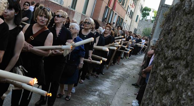 Roma, spunta la tassa sulle processioni, parrocchie in rivolta