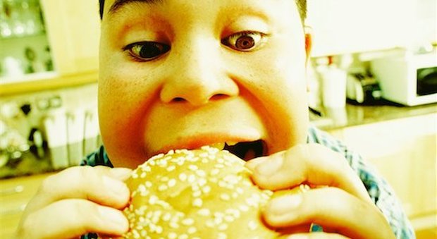 L'obesità pesa sul cervello degli adolescenti, ecco i danni provocati