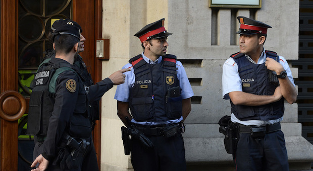 Ragazzo italiano di 34 anni ucciso in una rissa a Barcellona: morto accoltellato