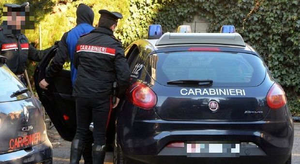 Ragazzo derubato della collanina da un nordafricano si uccide poco dopo: giallo nel Milanese