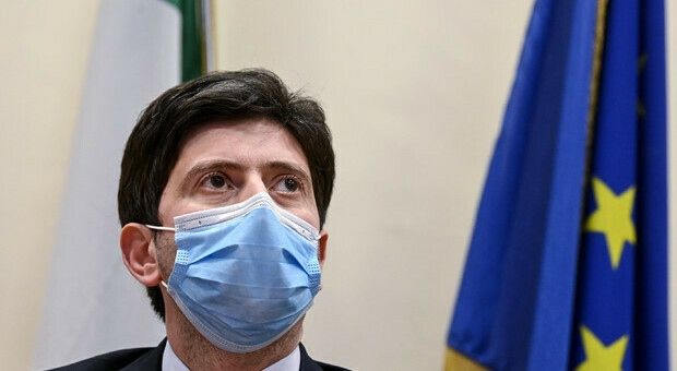 Coronavirus, Speranza: «Chiudere tutto ha salvato l'Italia»