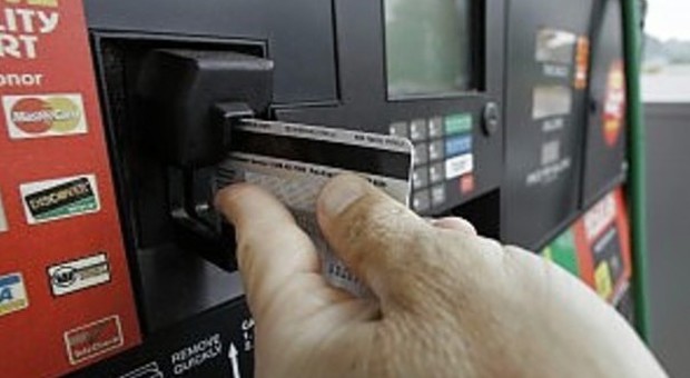 Bancomat e carte di credito clonate nel Padovano