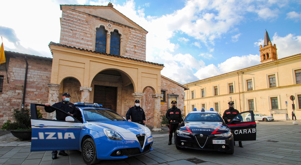 Foligno, rave di Pasqua: la sorpresa la fanno polizia e carabinieri