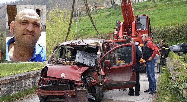 Urbino, sei ore nell'acqua gelida dopo l'incidente: morto automobilista