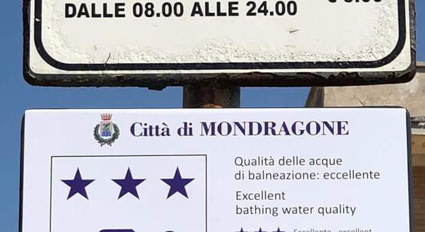 Mondragone, il Comune invita a tuffarsi: "Qui il mare è eccellente"
