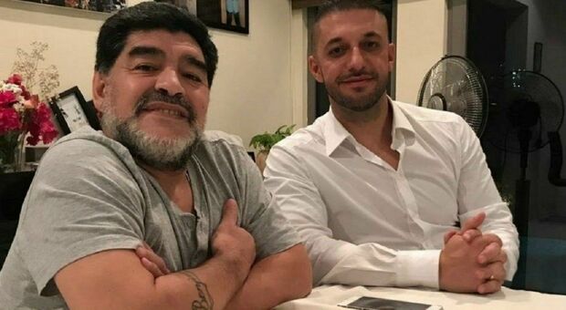 Maradona operato, reagisce bene: «Continuerà ad allenare il Gimnasia»