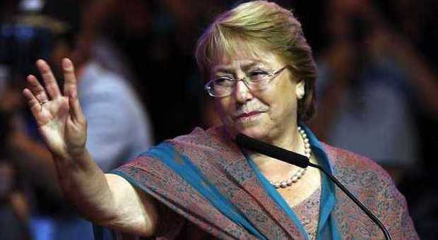 Cile, Bachelet avanti nello spoglio ma si profila il ballottaggio