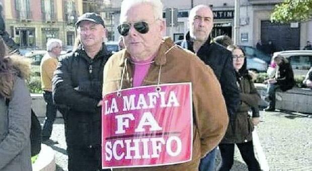 Crotone, l'ex sindaco anti-mafia picchiato a sprangate dal nipote del boss: è grave