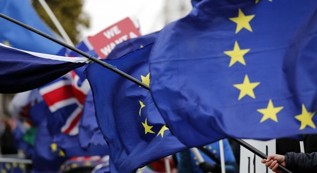 Brexit, Theresa vuole ritardare l’uscita, Europa pronta a darle 6-9 mesi