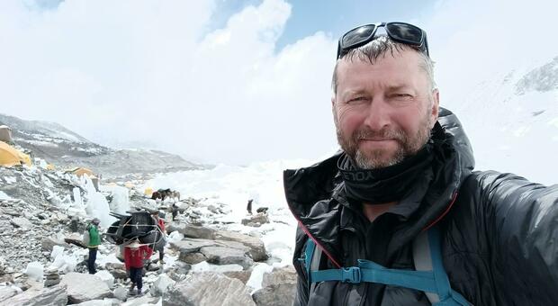 Alpinista moldavo morto sull'Himalaya, il Comune dà la cittadinanza italiana a moglie e figlia